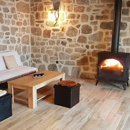 Buron Isole Sur L'aubrac Laguiole
